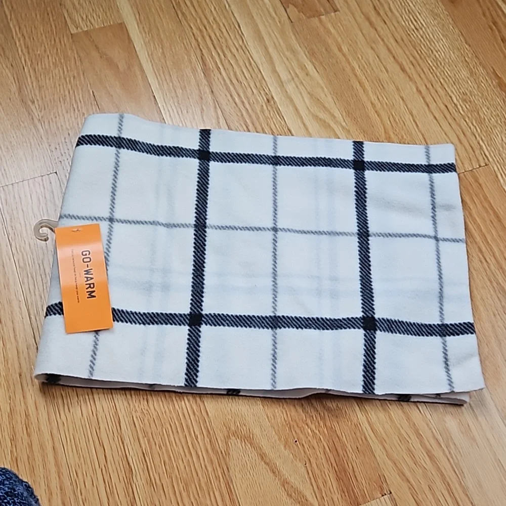 Scarf - Picture 1 of 2